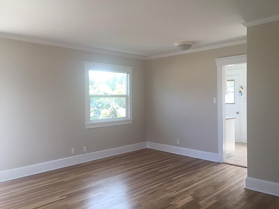 3rd image of 3825 1/2 Sawtelle Blvd