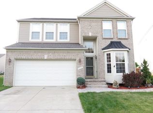475 Chantilly Ln, Chelsea, MI