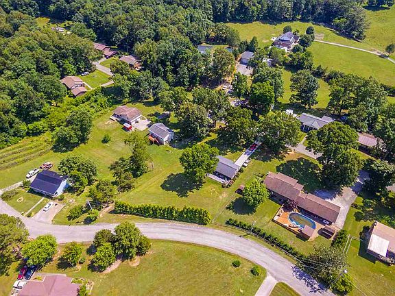 5th image of 1625 Lake Park Cir