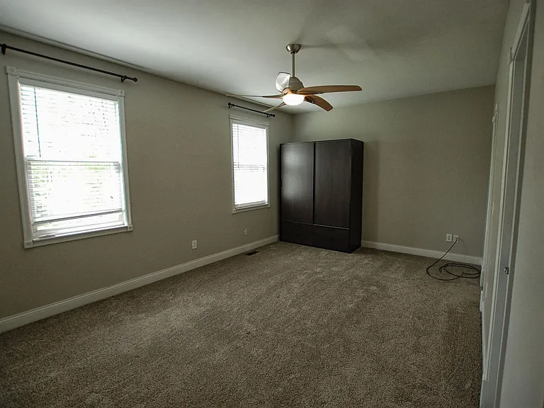 921 Sharkey Ln — Photo 23