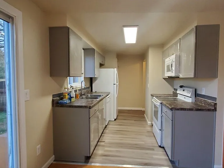 10047 Grove Rd SE — Photo 4