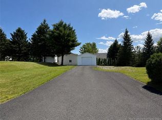 54 Le Paradis Row, Edmundston, NB E7B1V1