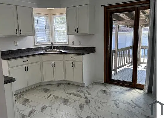3 bed, 2000 sqft, $2,200 — Photo 2