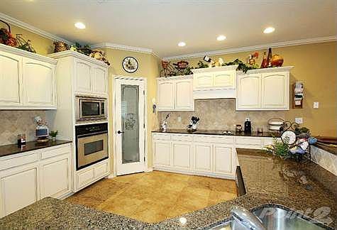 Large Kitchen Open to Family Room