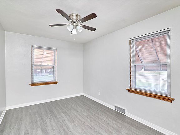 4th image of 533 Linda Ln