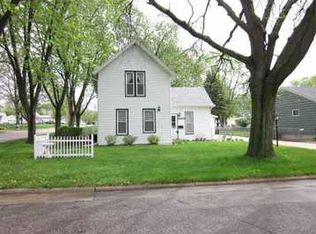 1097 26th St, Marion, IA 52302