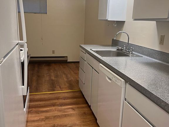 5th image of 3119 NE 120th St #Cl-a1