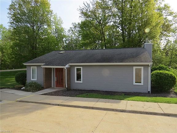 3rd image of 6225 Hidden Creek Dr