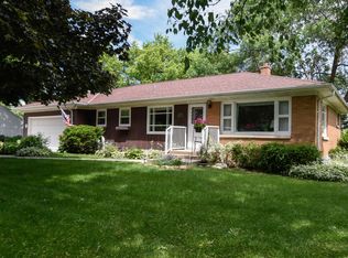 18330 Bolter Ln, Brookfield, WI 53045