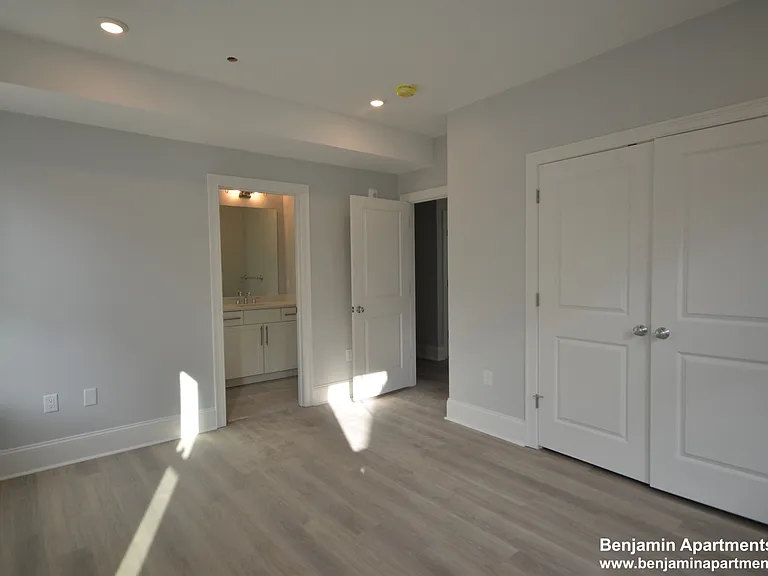 100 Brooks St #4 — Photo 8