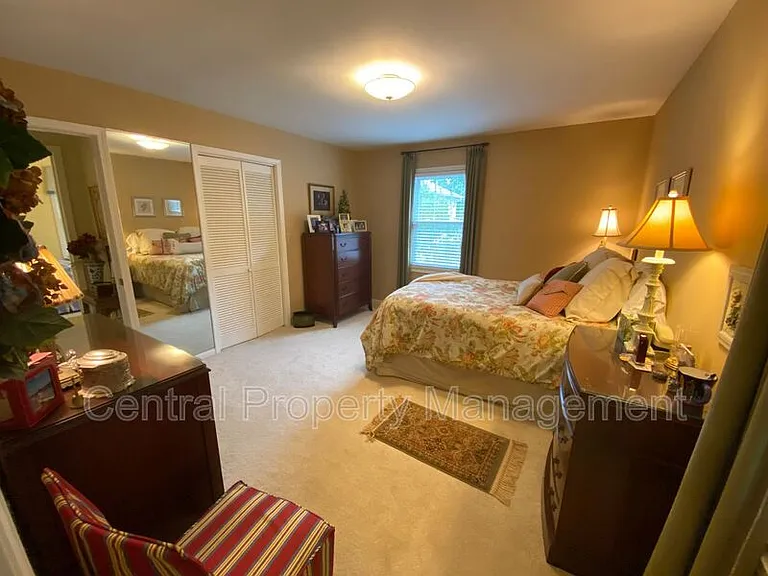 4724 Coach Hill Dr — Photo 28