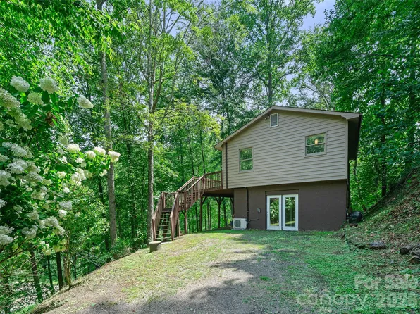 9851 Double Island Rd, Green Mountain, NC 28740