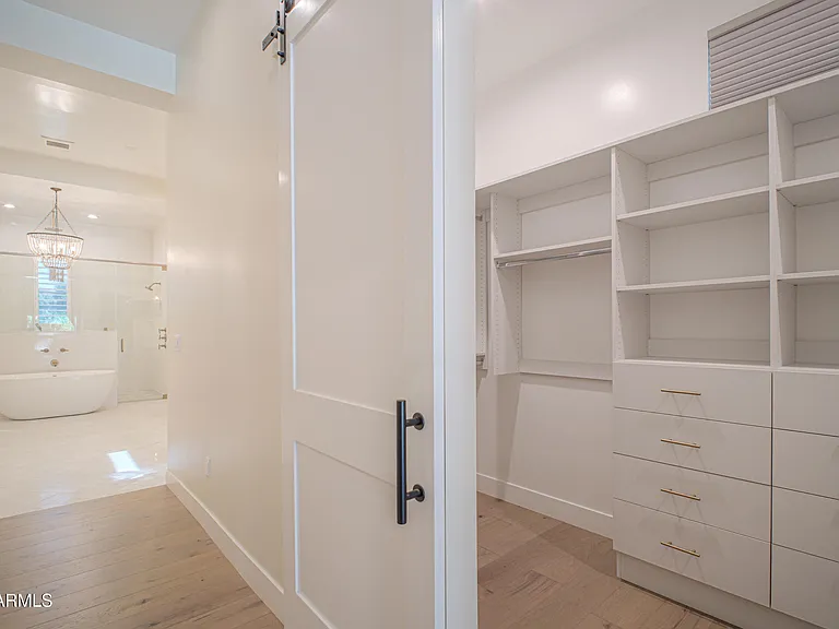 12424 E Victoria St — Photo 63