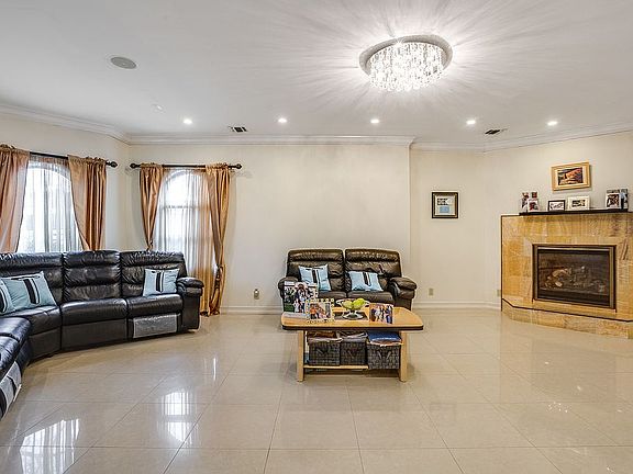 2nd image of 7 Muriel Ave