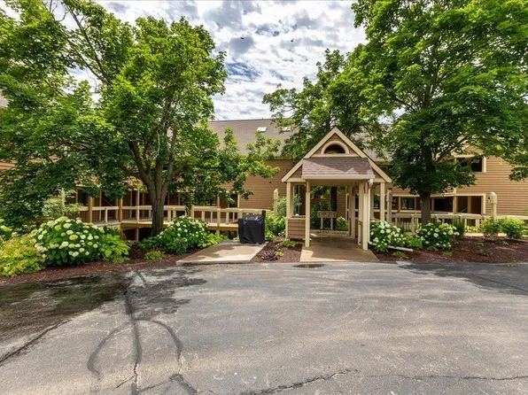 B2 Long Bay Point Dr, Galena, IL 61036