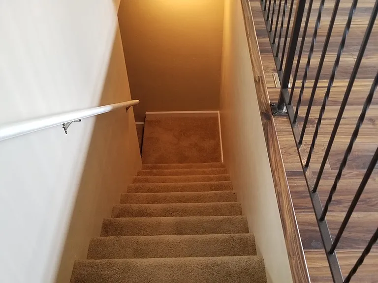 Spacious & Updated 3 bedrooms +large rec room 2 baths, landscaped — Photo 12