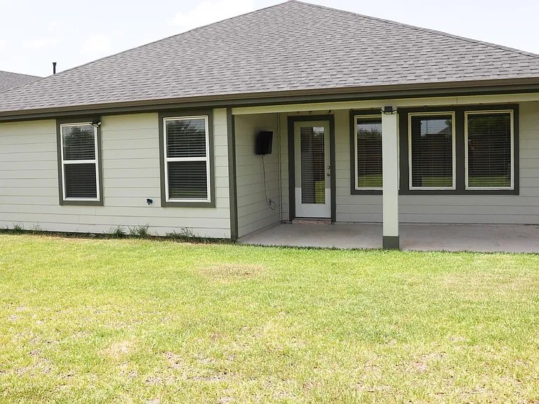 31739 Margaret Woods Ln — Photo 45