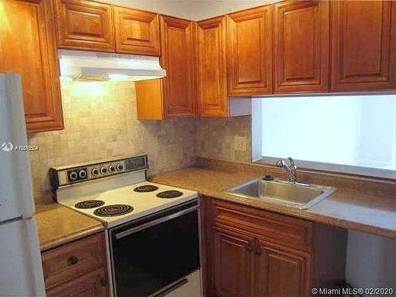 5th image of 8840 Royal Palm Blvd #1067