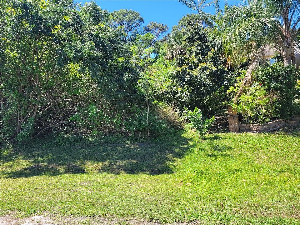 2nd image of 1109 Persian Ln