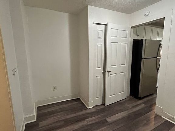 5th image of 3220 O St APT 1