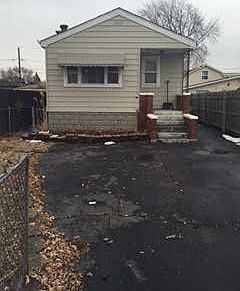 1st image of 9717 S McVicker Ave