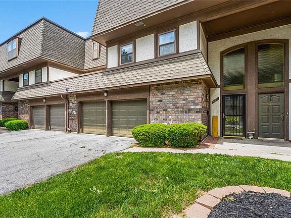 2nd image of 10237 Cedarbrooke Ln #3