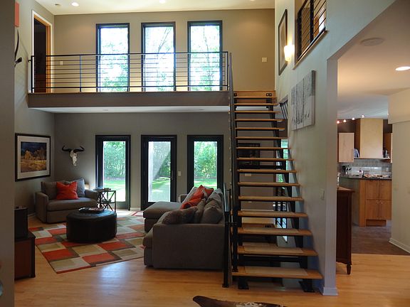 3rd image of 5942 Oak Hollow Dr