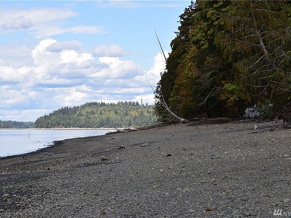 4th image of 231 E Shoreline Ln