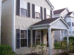 1043 Symphony Dr, Aurora, IL 60504