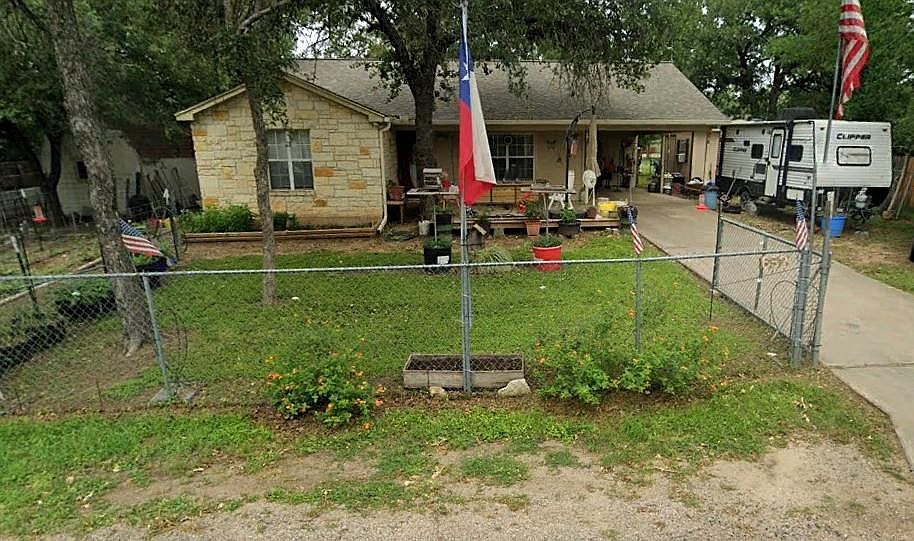 1st image of 652 Pecan Ln