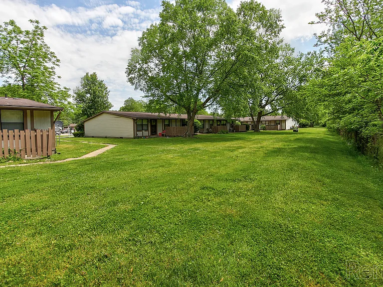 Heritage Apartments — Photo 24