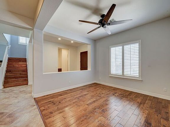 5th image of 1350 E Kingbird Dr