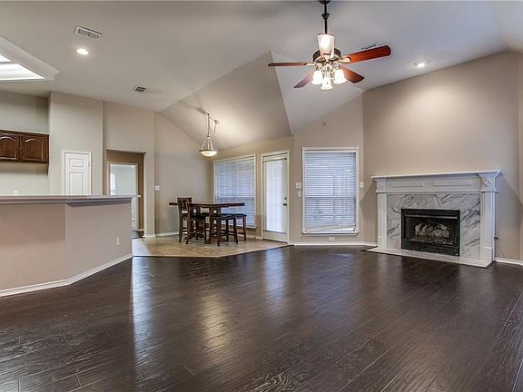 5th image of 700 Bel Air Dr