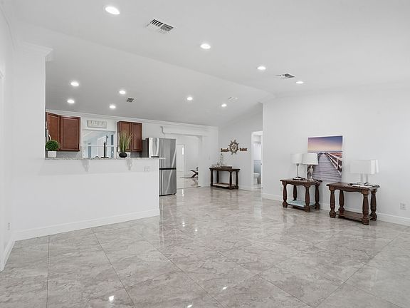4th image of 12782 Pine Way Dr