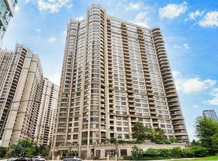 3888 Duke Of York Blvd #1525, Mississauga, ON L5B 4P5