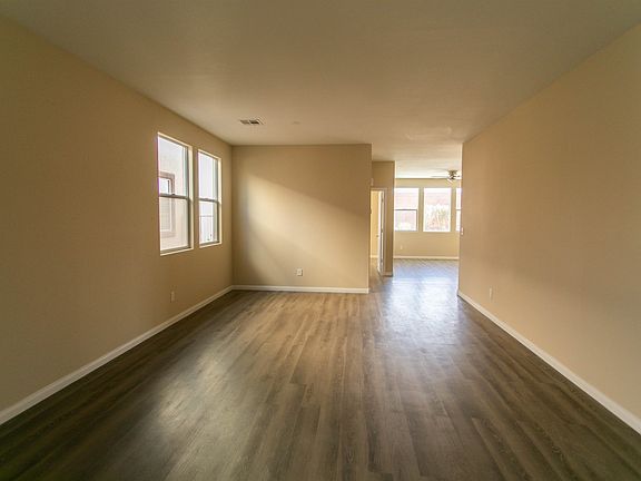 4th image of 548 Lacabana Beach Dr
