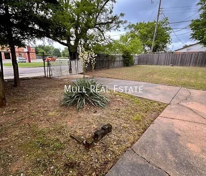 445 NW 86th St — Photo 16