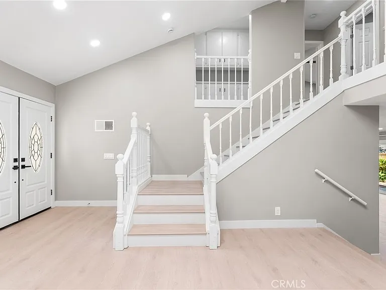 24746 Scott Ln — Photo 2