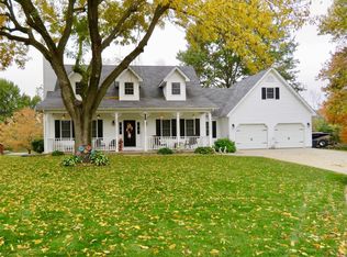 270 Canterbury Ln, Highland, IL 62249