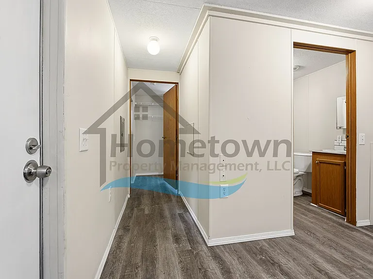 136 Cedar Hl — Photo 9