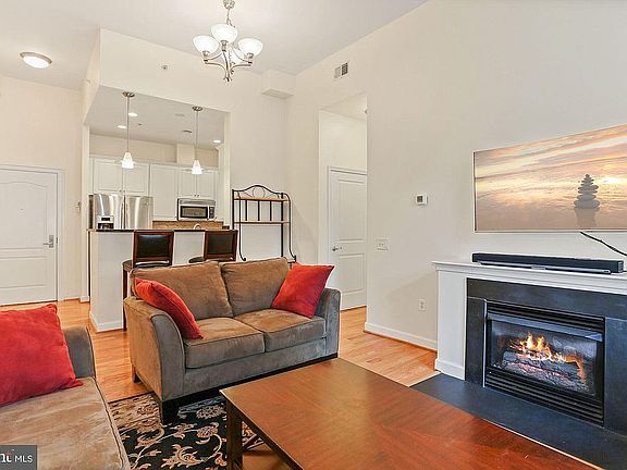 5th image of 1000 N Randolph St APT 103