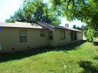 19153 Smith Ln, Redding, CA 96002