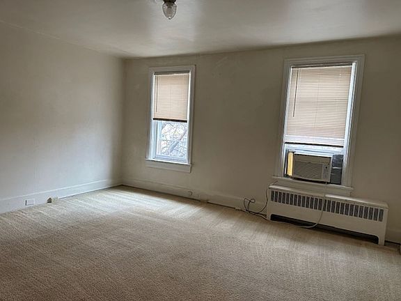 4th image of 218 Forster St APT 4