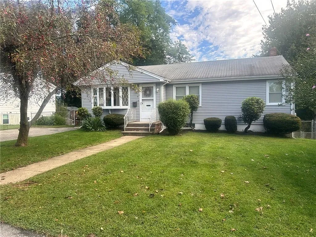 3 bed, 2.0 bath, 1164 sqft, $2,500 — Photo 1