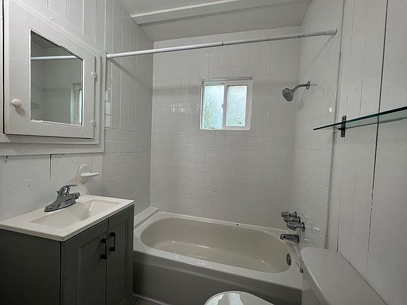 5th image of 729 Milwood Ave APT B