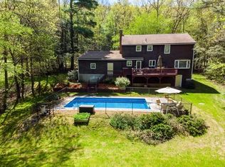 17 Glendale Rd, Sturbridge, MA 01518