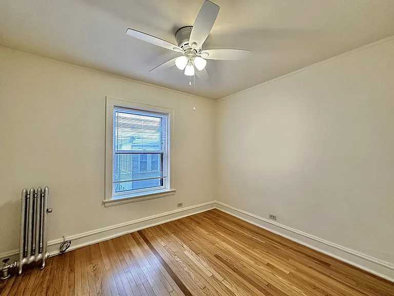 2633 W Ainslie St #3 — Photo 15
