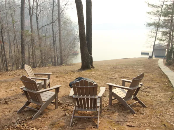 113 E Daylight Dr, Eatonton, GA 31024