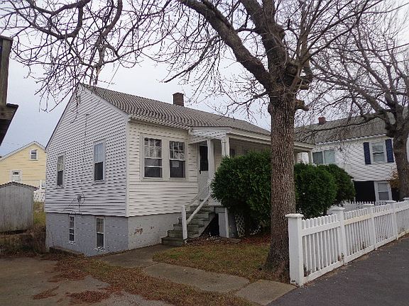 2nd image of 119 Railroad Ave