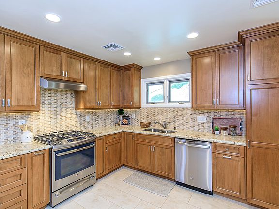 3rd image of 4114 Monet Ave